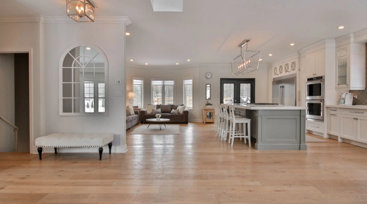 Transform Your Florida Home with Vinyl Flooring: How to Install it like a ProSalvar 1 Transform Your Florida Home with Vinyl Flooring 3